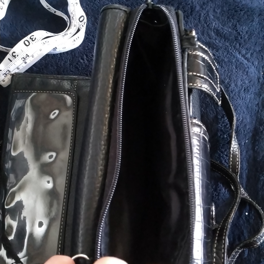 Crossbody - Picture 9 of 12